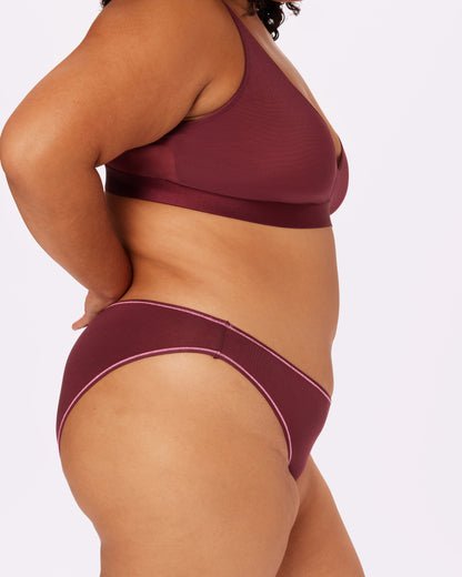 Betsey Johnson Ultra-Flattering Comfort Cheeky | New:Cotton (Blackberry)