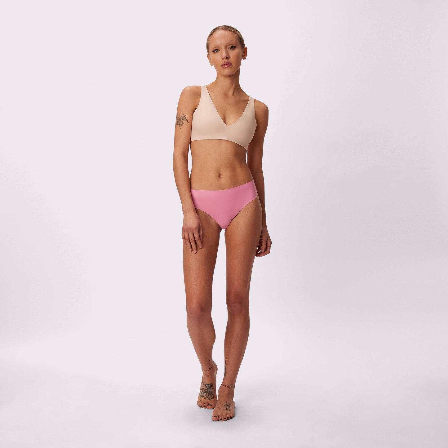 Invisible High Rise Thong | Seamless Universal (Eightball)