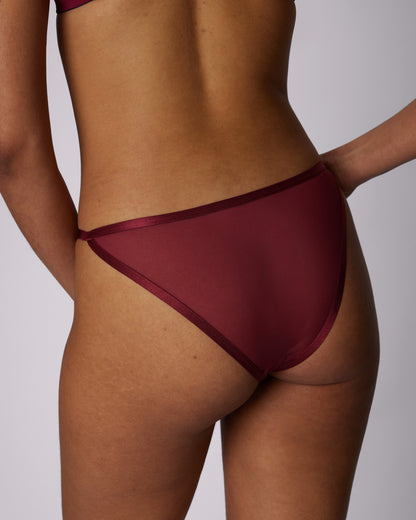 String Cheeky | Silky Mesh (Lambrusco)