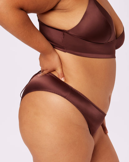 Betsey Johnson Sweetheart Satin Longline Bralette | Glow Satin (Espresso)